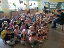 Rok szkolny 2023-2024 - 11 - Mamo, Tato - poczytaj!